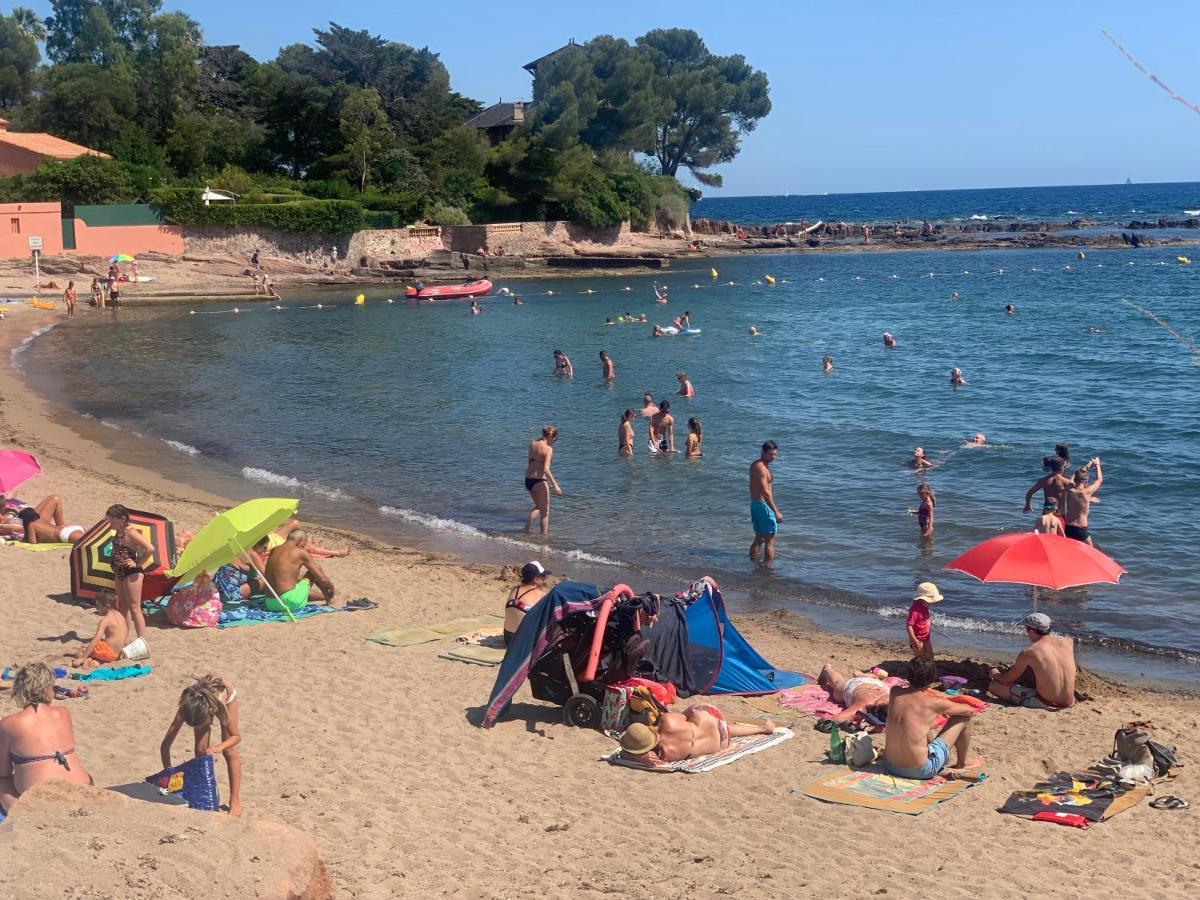 T2 Boulouris -St Raphael, 150 Metres De La Mer Saint-Raphaël Exteriör bild